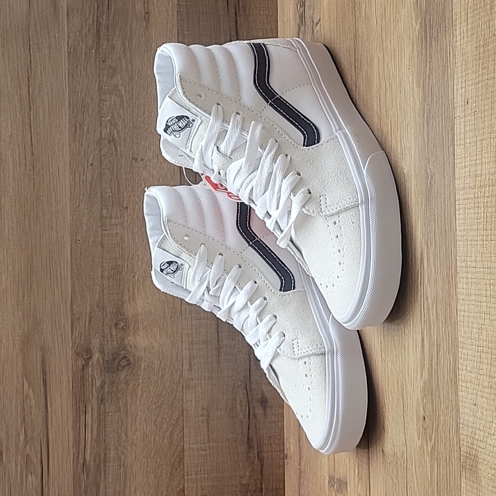 Van's SK8-Hi Brand new in the box.